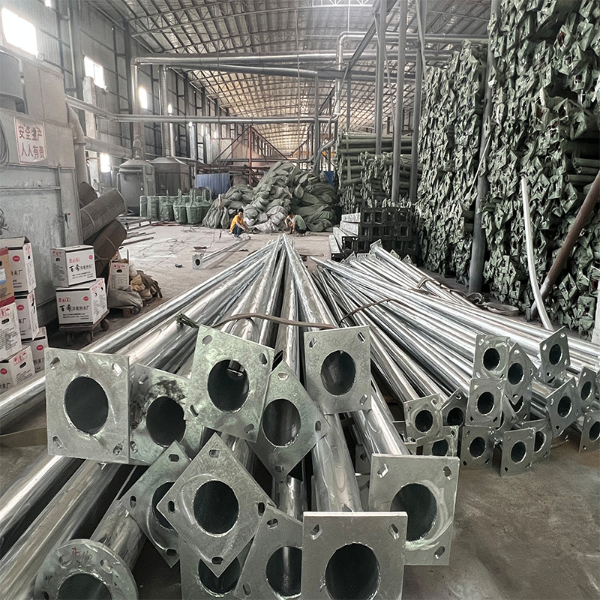 China Solar Street Light Pole Manufacturer